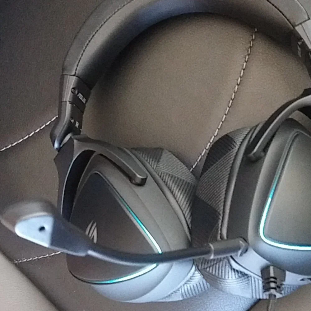 ASUS ROG DELTA S Gaming Headset with USB -C and Ai powered microphone